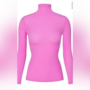 Pink thin mockneck/ turtleneck shirt.